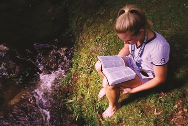 GirlReading